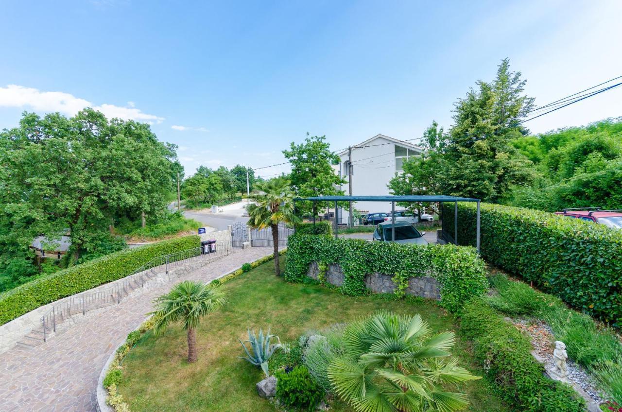 Apartments Marijana Ičići エクステリア 写真