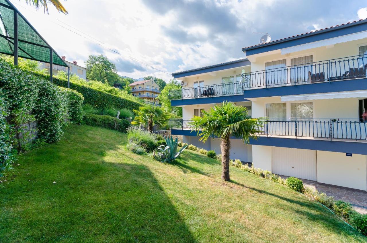 Apartments Marijana Ičići エクステリア 写真