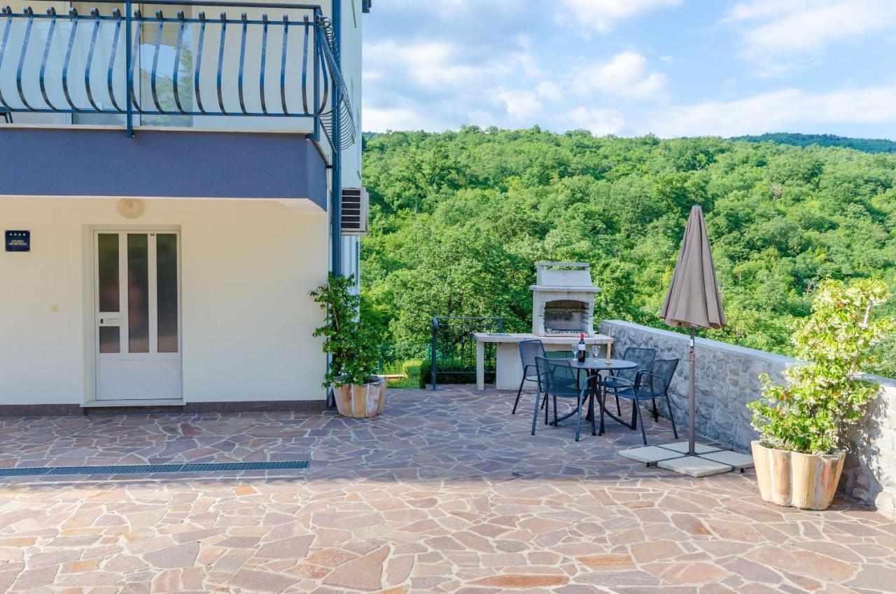 Apartments Marijana Ičići エクステリア 写真
