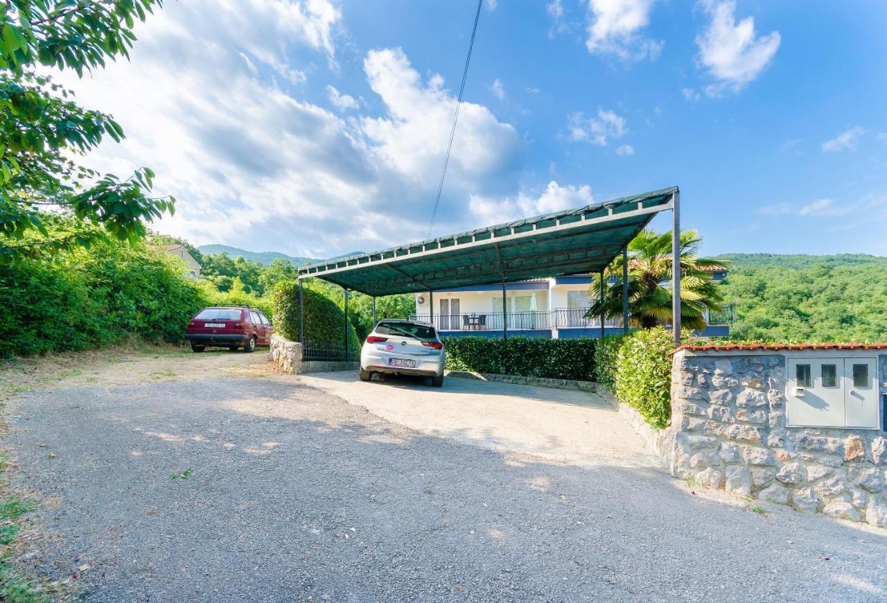 Apartments Marijana Ičići エクステリア 写真