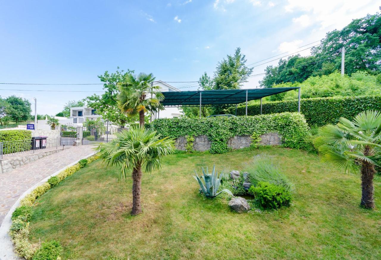 Apartments Marijana Ičići エクステリア 写真
