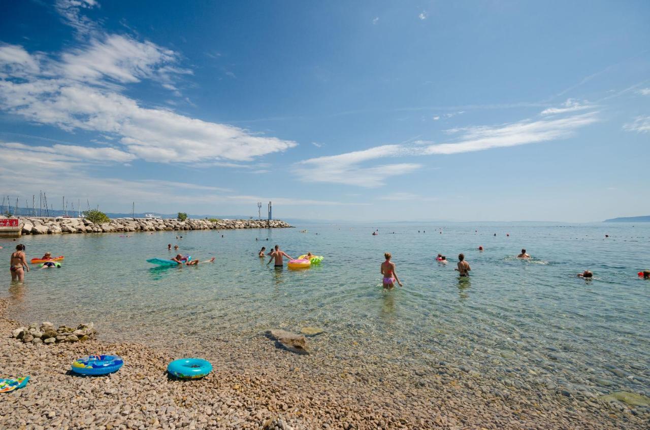 Apartments Marijana Ičići エクステリア 写真